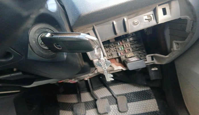 2016 Tata Tiago XT PETROL, Petrol, Manual, 1,25,728 km, interior