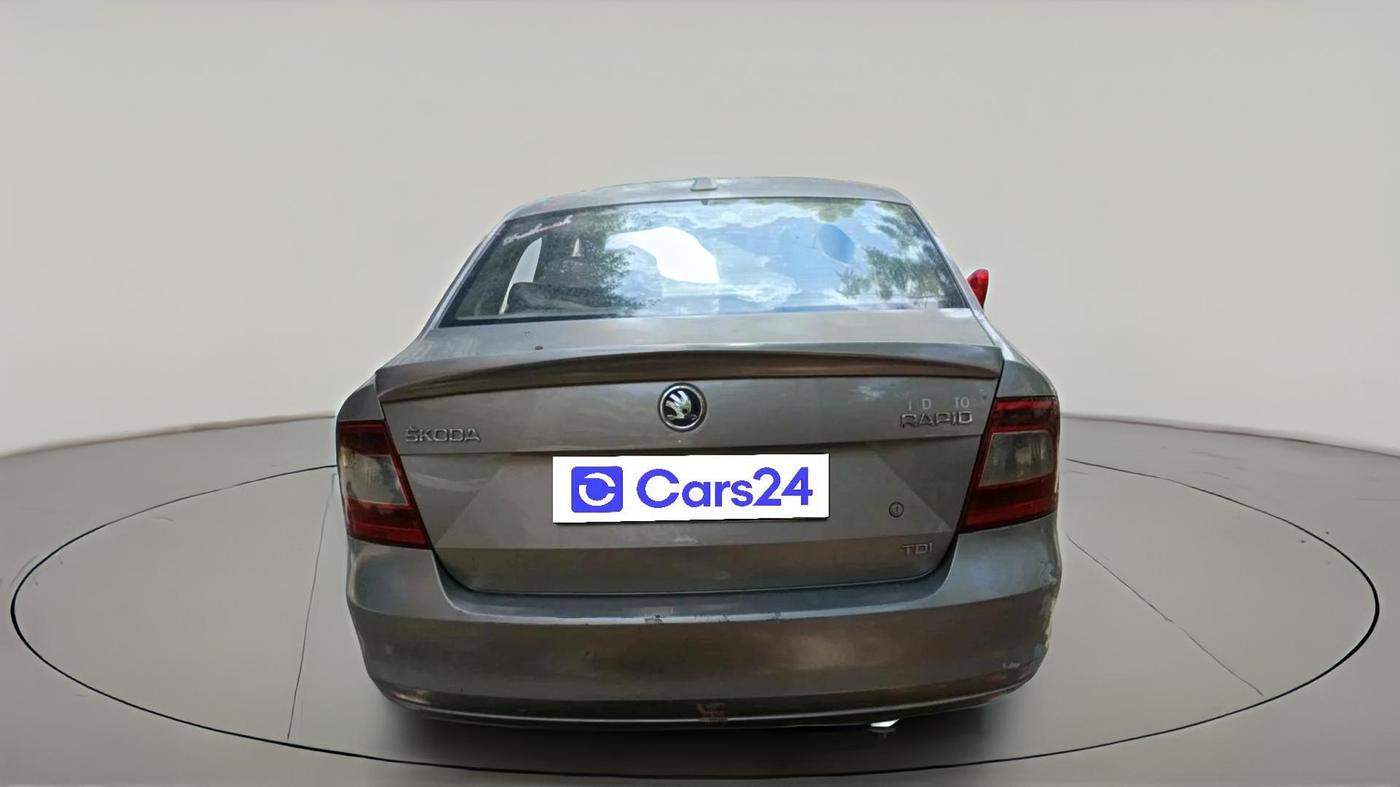 2013 Skoda Rapid ELEGANCE 1.6 TDI CR MT, Diesel, Manual, 1,70,072 km, exterior