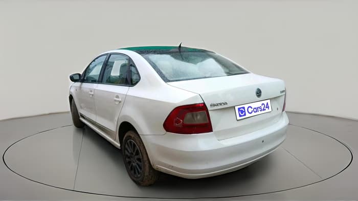 2015 Skoda Rapid 1.5 TDI CR ELEGANCE, Diesel, Manual, 1,84,514 km, exterior