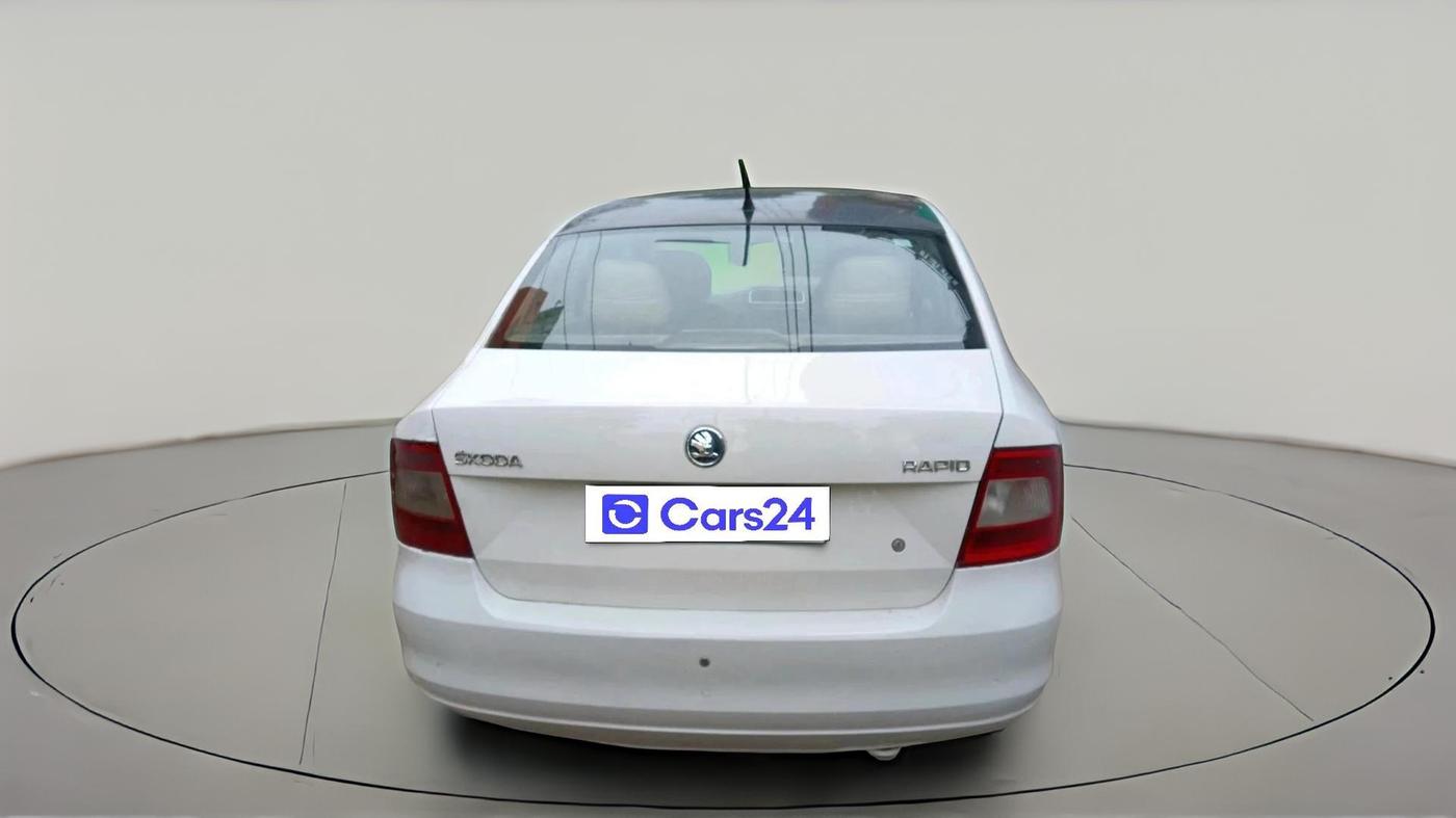 2015 Skoda Rapid 1.5 TDI CR ELEGANCE, Diesel, Manual, 1,84,514 km, exterior