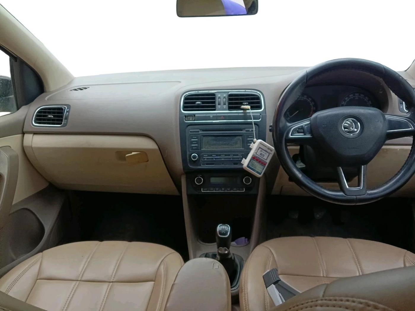 2015 Skoda Rapid 1.5 TDI CR ELEGANCE, Diesel, Manual, 1,84,514 km, interior