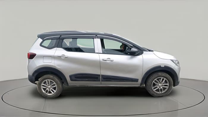 2024 Renault TRIBER RXE MT, Petrol, Manual, 8,338 km, exterior