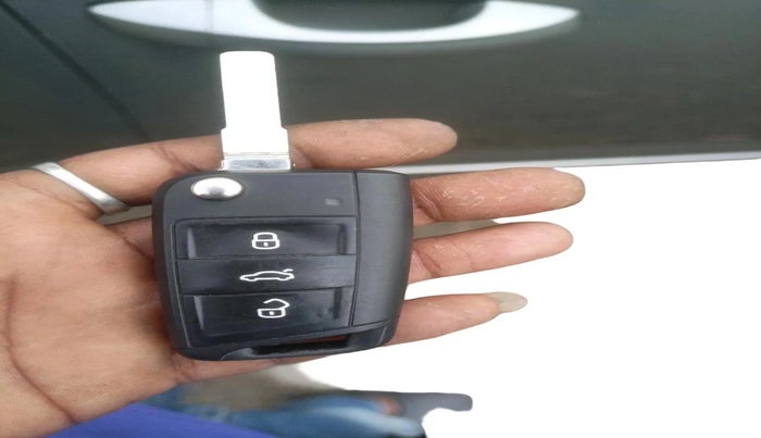 2016 Skoda Octavia STYLE PLUS AT 1.8 TSI, Petrol, Automatic, 1,22,843 km, interior