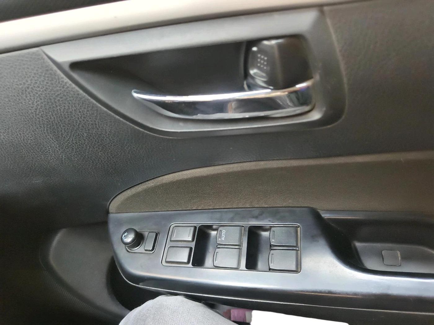 2016 Maruti Swift VXI, Petrol, Manual, 82,431 km, interior