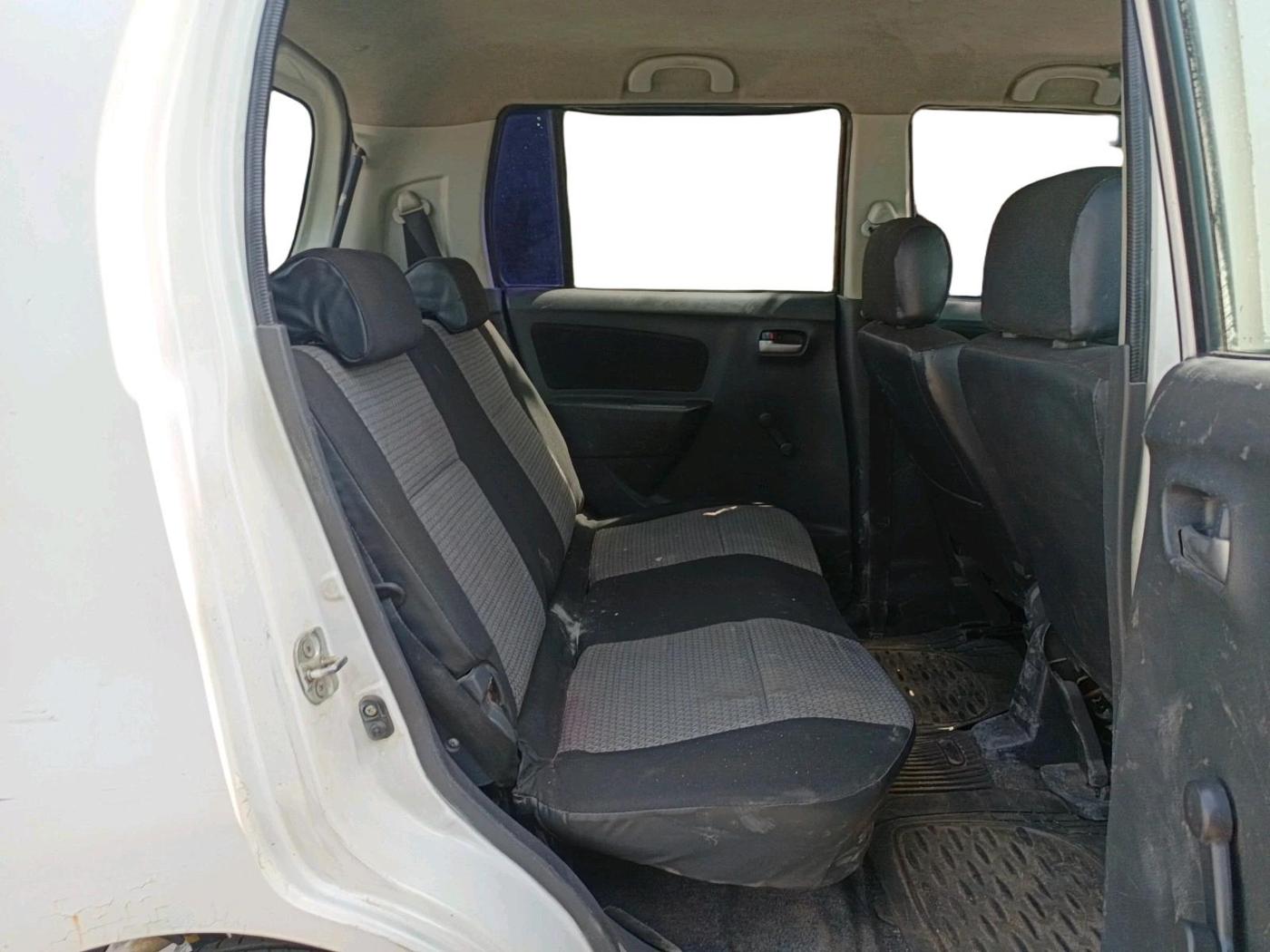 2011 Maruti Wagon R 1.0 LXI, Petrol, Manual, 2,02,500 km, interior