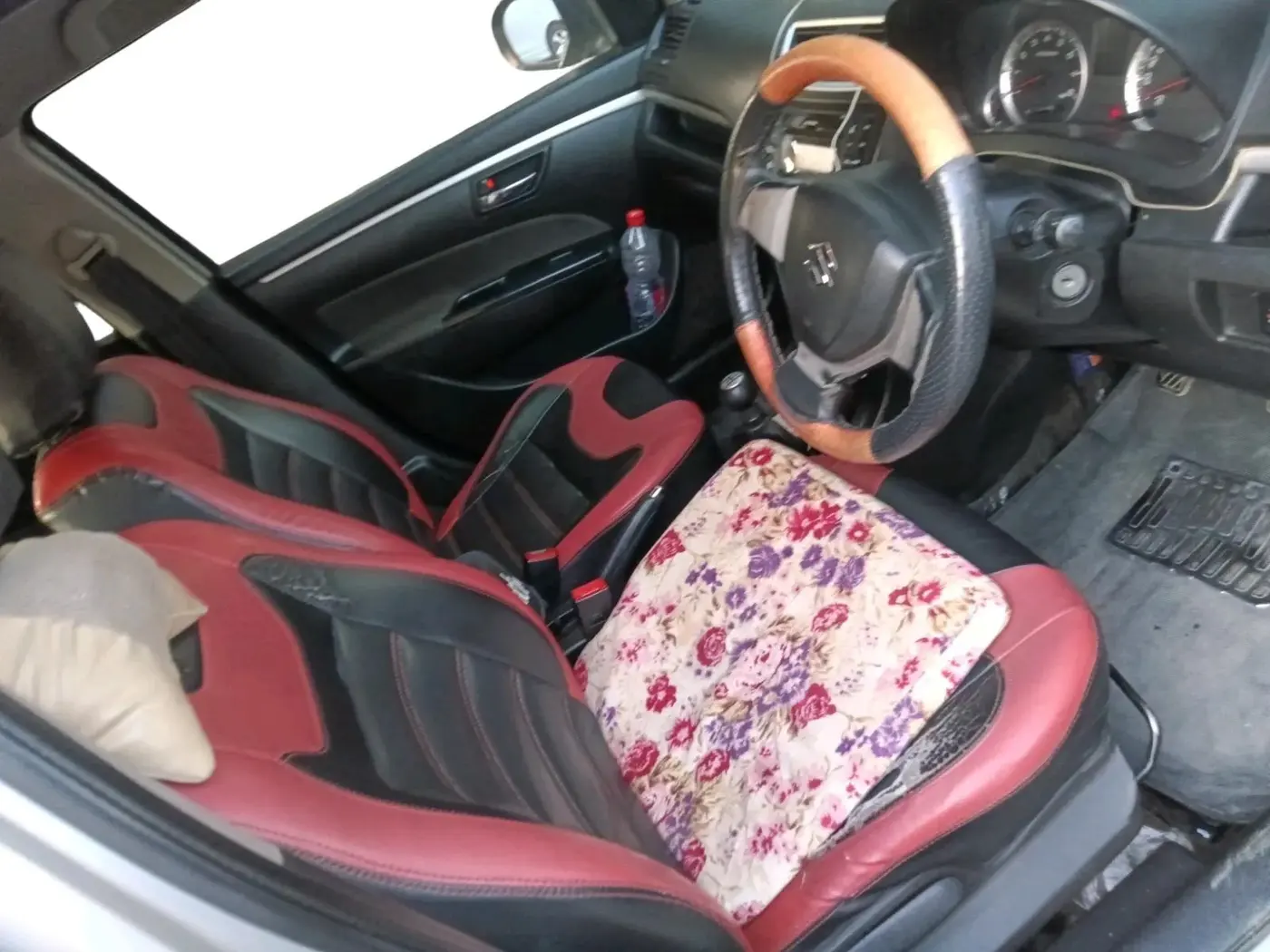 2014 Maruti Swift VXI, Petrol, Manual, 1,41,517 km, interior