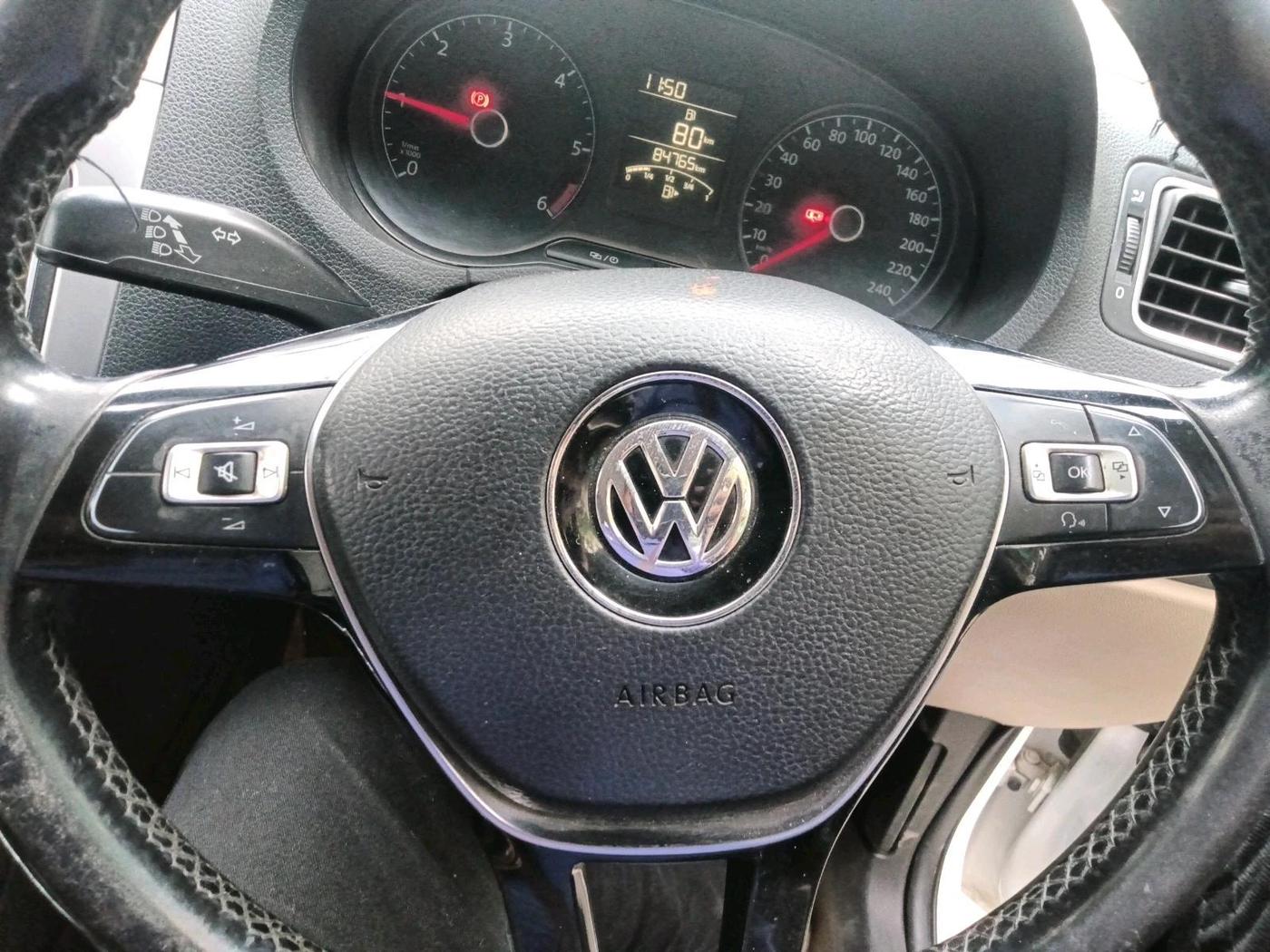 2014 Volkswagen Polo HIGHLINE1.5L, Diesel, Manual, 85,256 km, interior