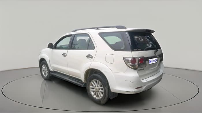 2013 Toyota Fortuner 3.0 4X2 MT, Diesel, Manual, 3,24,193 km, exterior