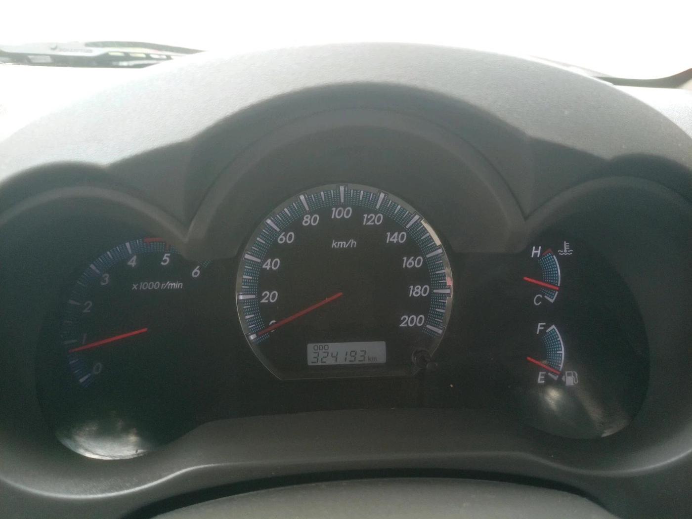 2013 Toyota Fortuner 3.0 4X2 MT, Diesel, Manual, 3,24,193 km, interior