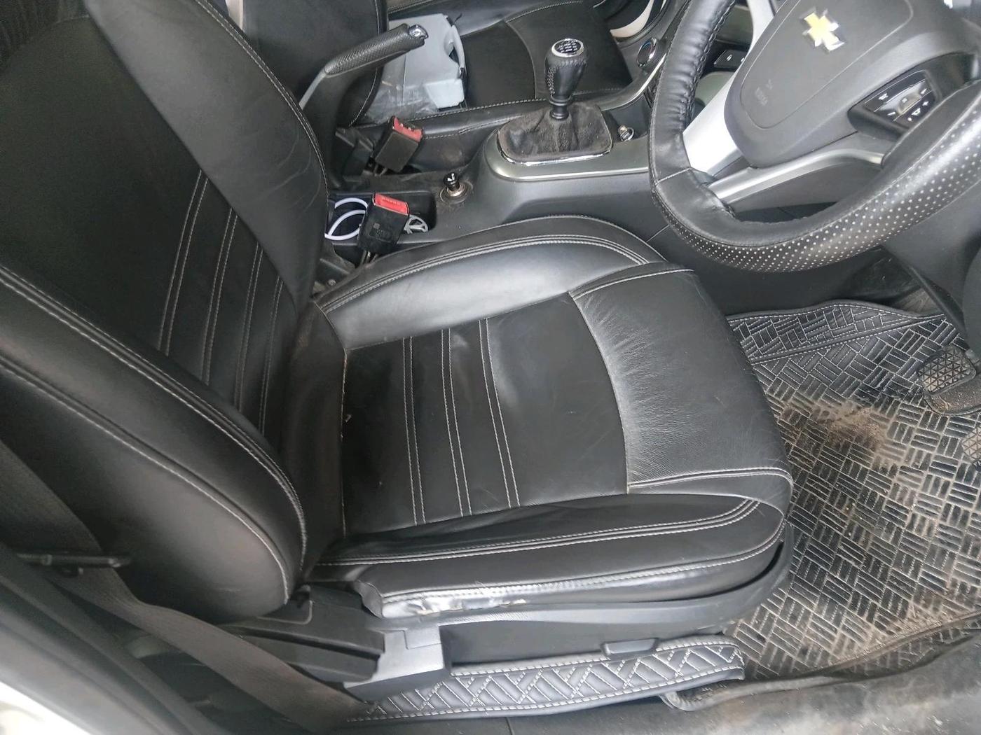 2015 Chevrolet Cruze LTZ, Diesel, Manual, 83,830 km, interior
