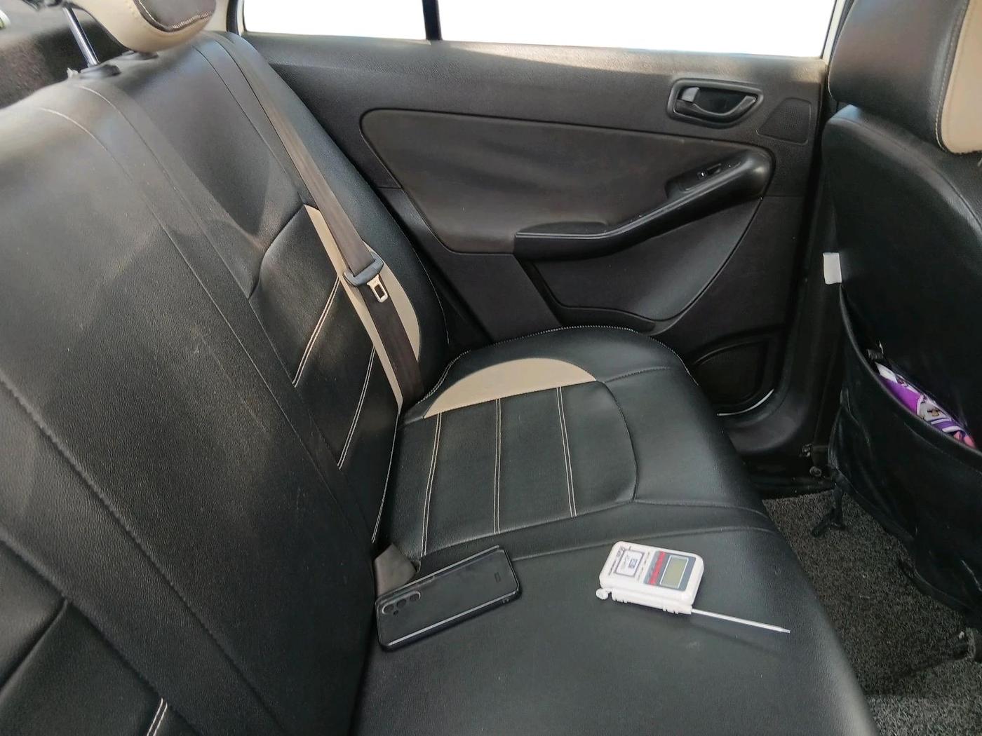 2015 Tata Zest XMS PETROL, Petrol, Manual, 1,29,413 km, interior