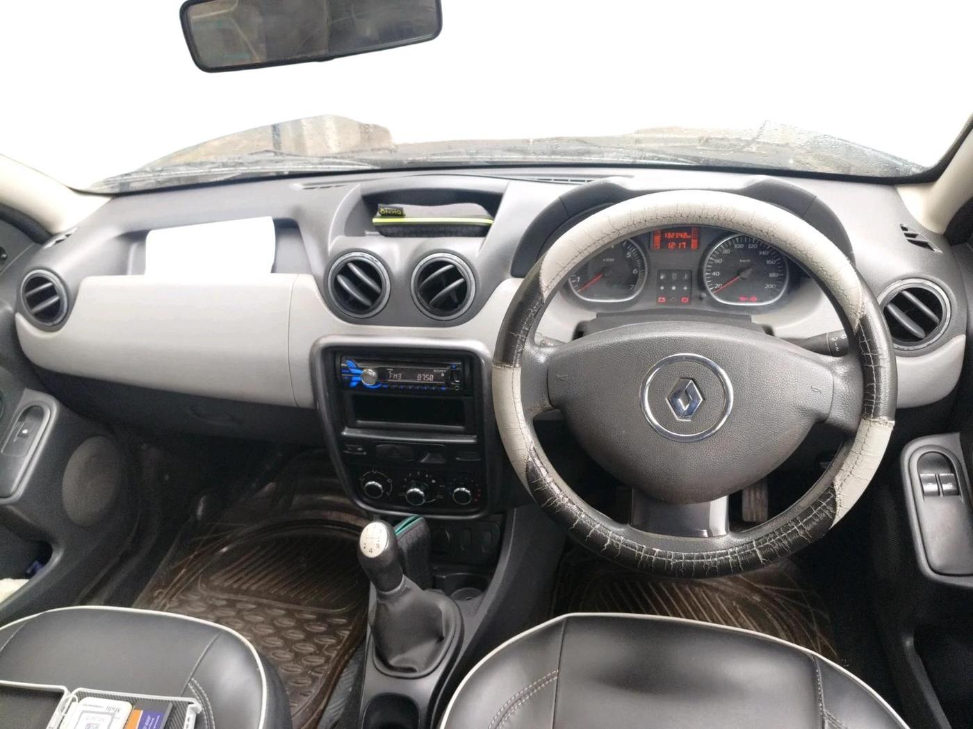 2014 Renault Duster 85 PS RXE DIESEL, Diesel, Manual, 1,32,342 km, interior