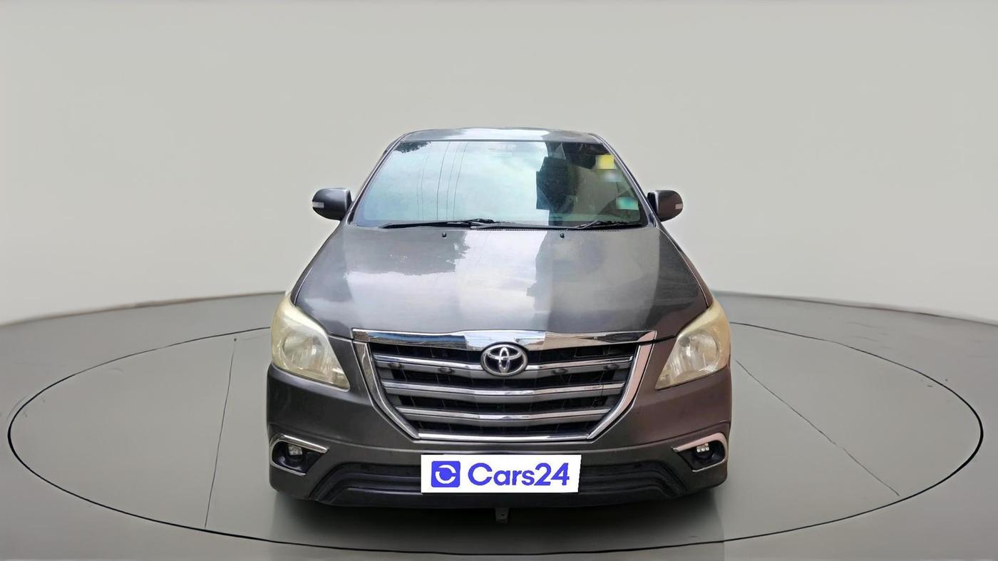 2013 Toyota Innova 2.5 VX 7 STR, Diesel, Manual, 2,14,359 km, exterior