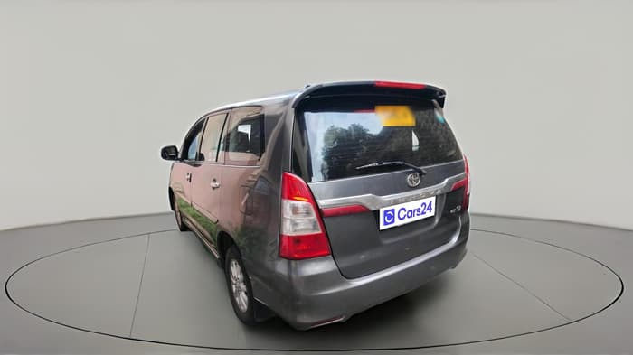 2013 Toyota Innova 2.5 VX 7 STR, Diesel, Manual, 2,14,359 km, exterior