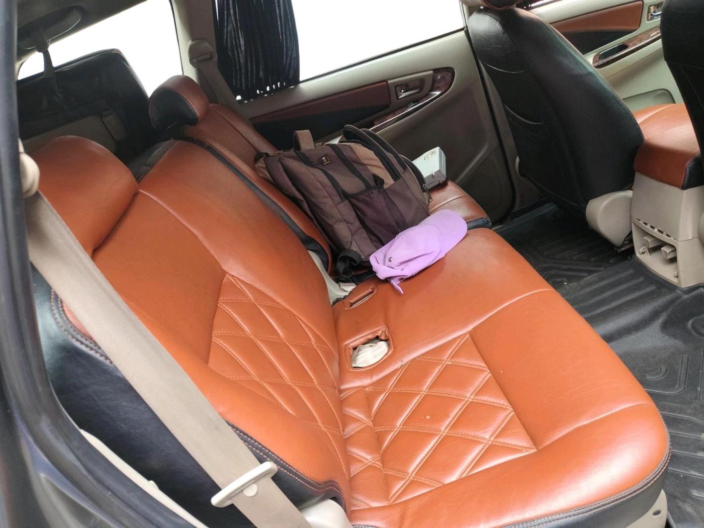 2013 Toyota Innova 2.5 VX 7 STR, Diesel, Manual, 2,14,359 km, interior
