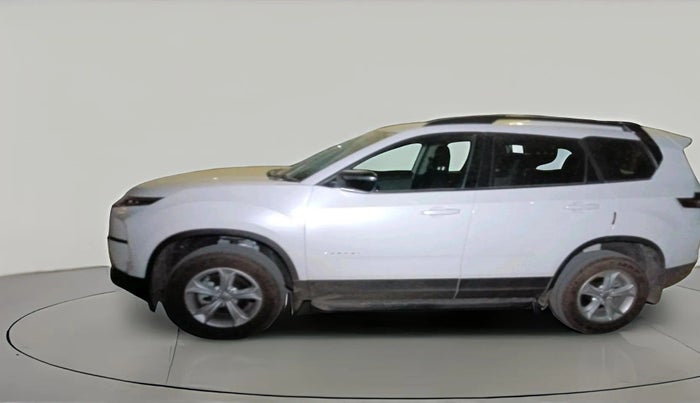 2026 Tata Safari PURE, Diesel, Manual, 3,102 km, exterior