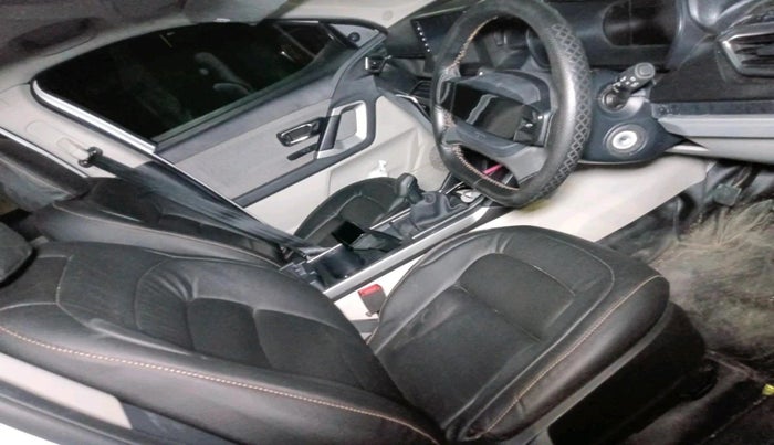 2026 Tata Safari PURE, Diesel, Manual, 3,102 km, interior