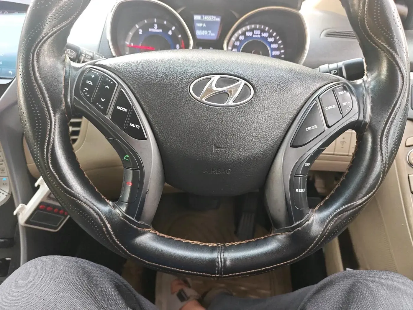 2012 Hyundai New Elantra 1.6 SX AT DIESEL, Diesel, Automatic, 1,45,573 km, interior