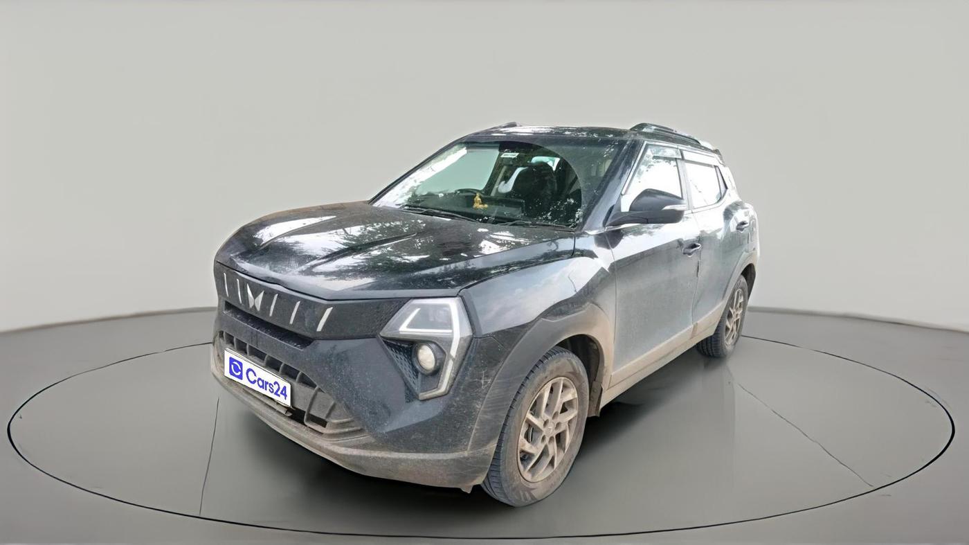 2024 Mahindra XUV 3XO AX5 1.5 Turbo Diesel, Diesel, Manual, 1,08,106 km, exterior