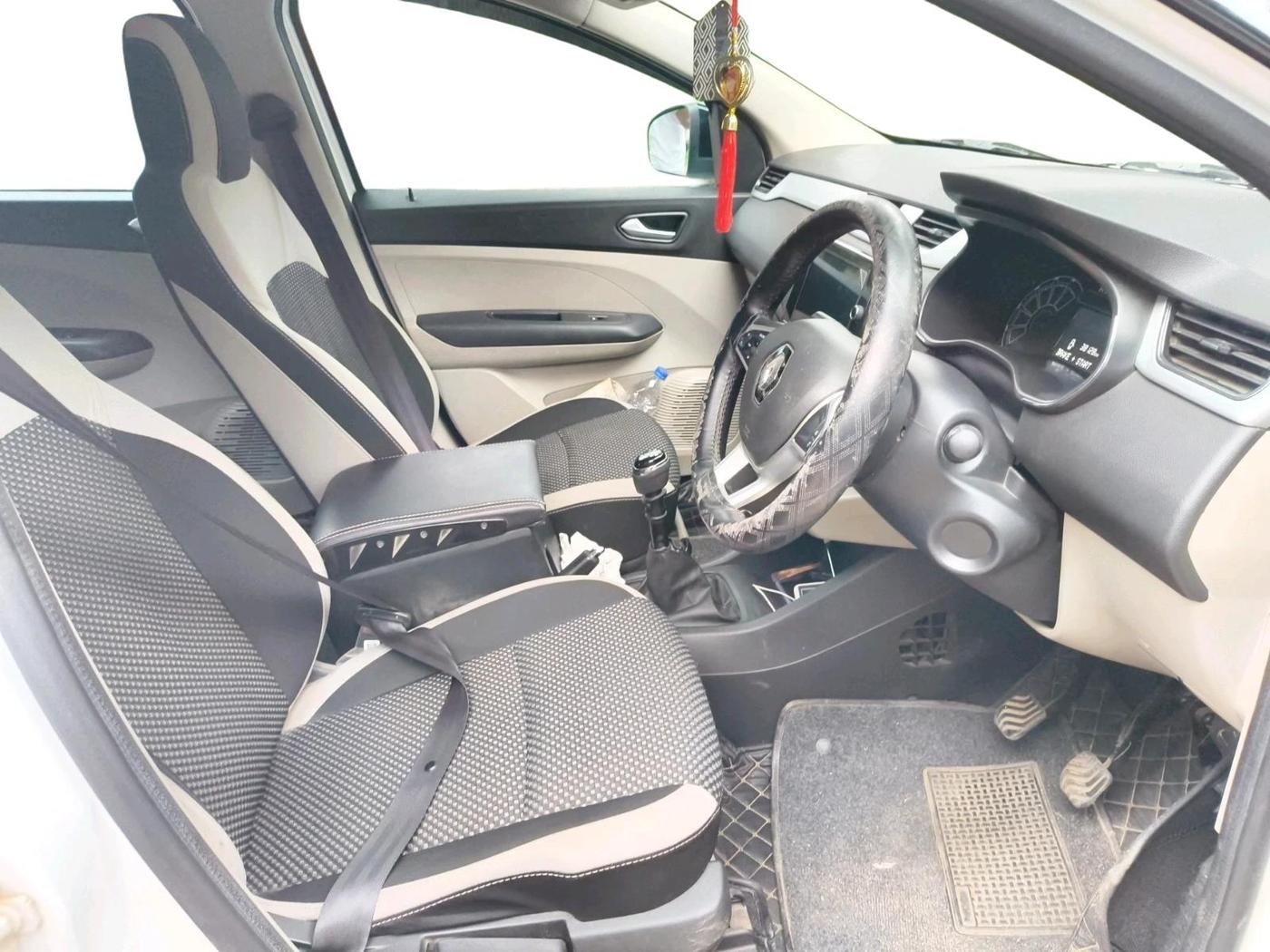 2022 Renault TRIBER RXZ DUAL TONE, Petrol, Manual, 38,128 km, interior
