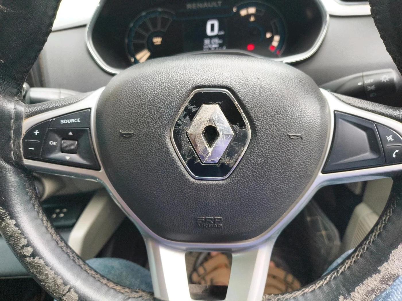 2022 Renault TRIBER RXZ DUAL TONE, Petrol, Manual, 38,128 km, interior