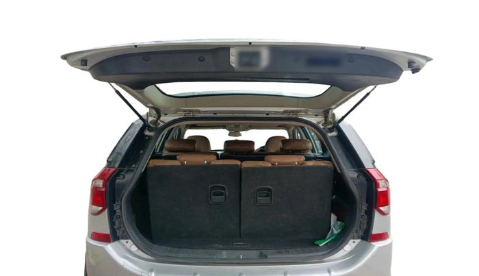 2021 Mahindra XUV500 W7, Diesel, Manual, 1,04,254 km, exterior