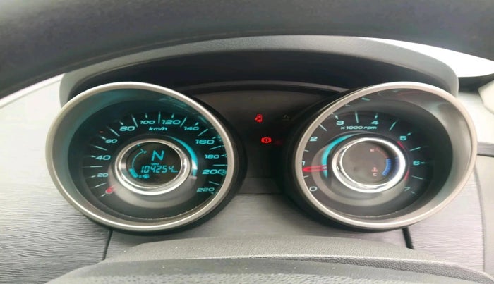 2021 Mahindra XUV500 W7, Diesel, Manual, 1,04,254 km, interior