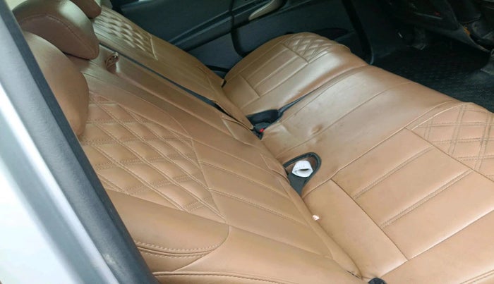 2021 Mahindra XUV500 W7, Diesel, Manual, 1,04,254 km, interior