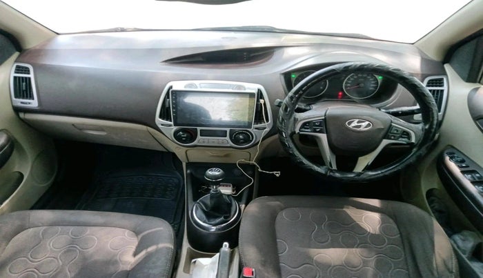 2011 Hyundai i20 SPORTZ (O) 1.2, Petrol, Manual, 1,07,838 km, interior