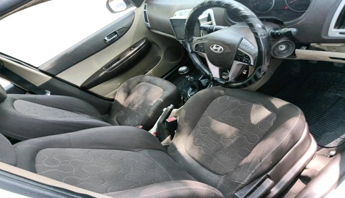 2011 Hyundai i20 SPORTZ (O) 1.2, Petrol, Manual, 1,07,838 km, interior