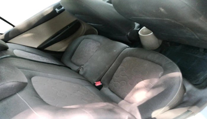 2011 Hyundai i20 SPORTZ (O) 1.2, Petrol, Manual, 1,07,838 km, interior