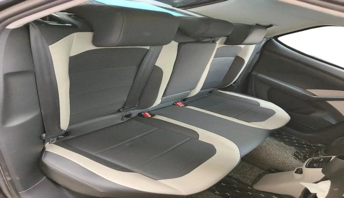2023 Volkswagen TAIGUN TOPLINE 1.0 TSI MT, Petrol, Manual, 29,077 km, interior