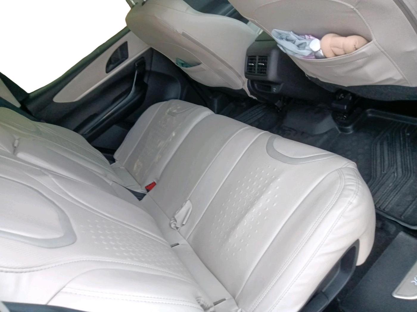 2024 Mahindra XUV700 AX 5 D AT 7 STR, Diesel, Automatic, 16,453 km, interior