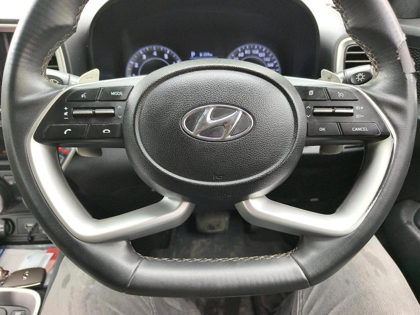 2021 Hyundai VENUE SX PLUS 1.0 TURBO DCT, Petrol, Automatic, 44,276 km, interior