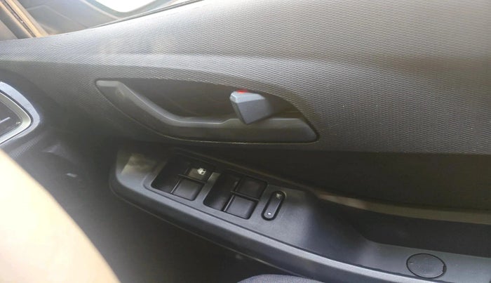 2022 Tata TIAGO NRG XT MT, Petrol, Manual, 3,756 km, interior