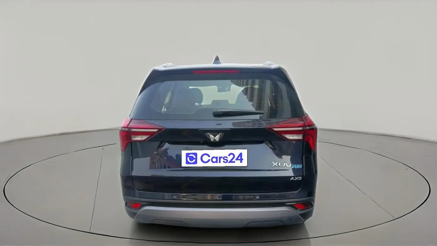 2022 Mahindra XUV700 AX 5 P MT 5 STR, Petrol, Manual, 32,126 km, exterior