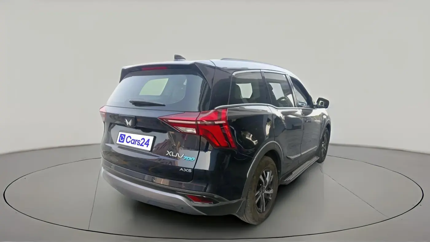 2022 Mahindra XUV700 AX 5 P MT 5 STR, Petrol, Manual, 32,126 km, exterior