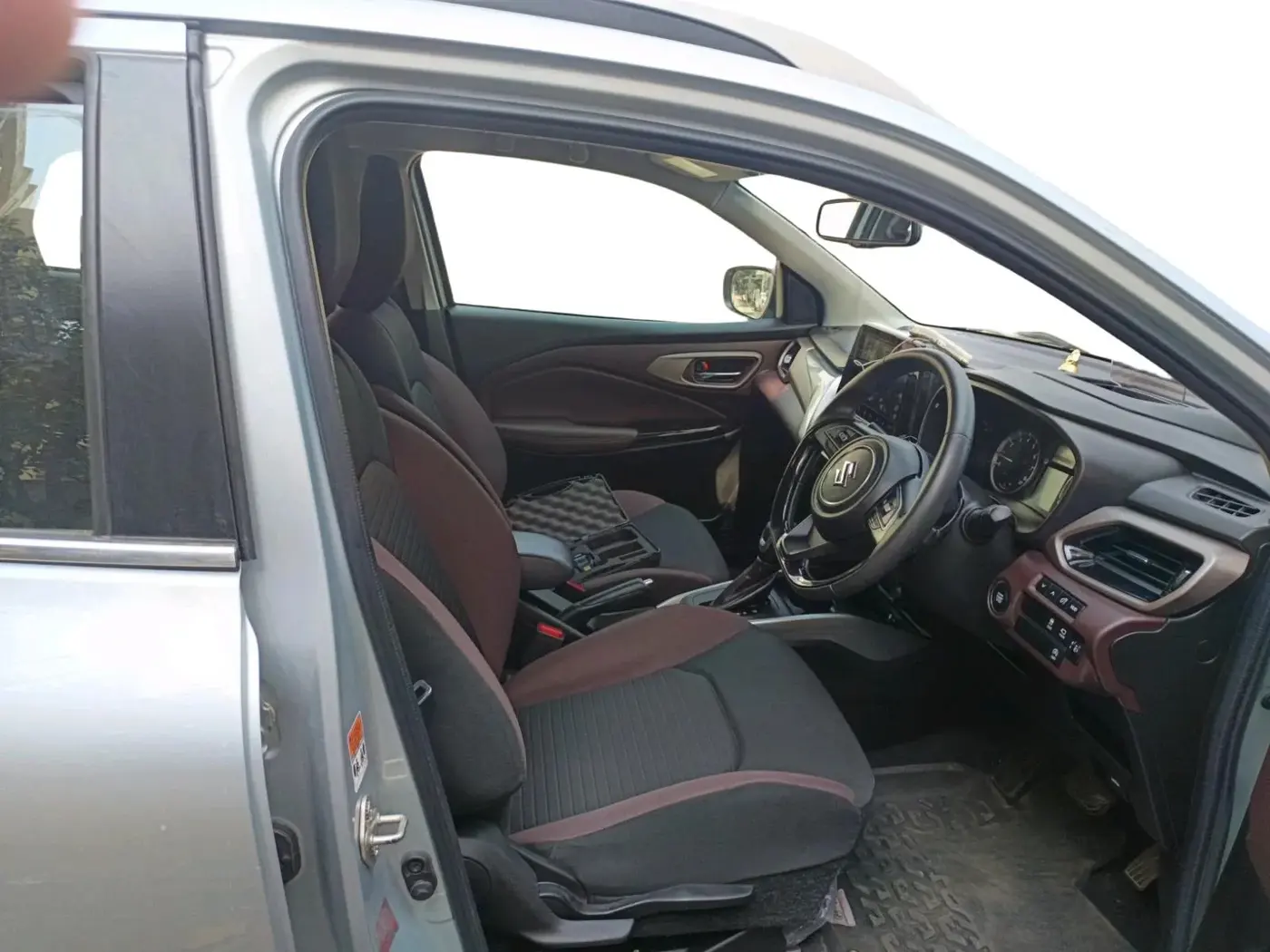 2023 Maruti FRONX ALPHA 1.0L TURBO 6 AT, Petrol, Automatic, 12,748 km, interior