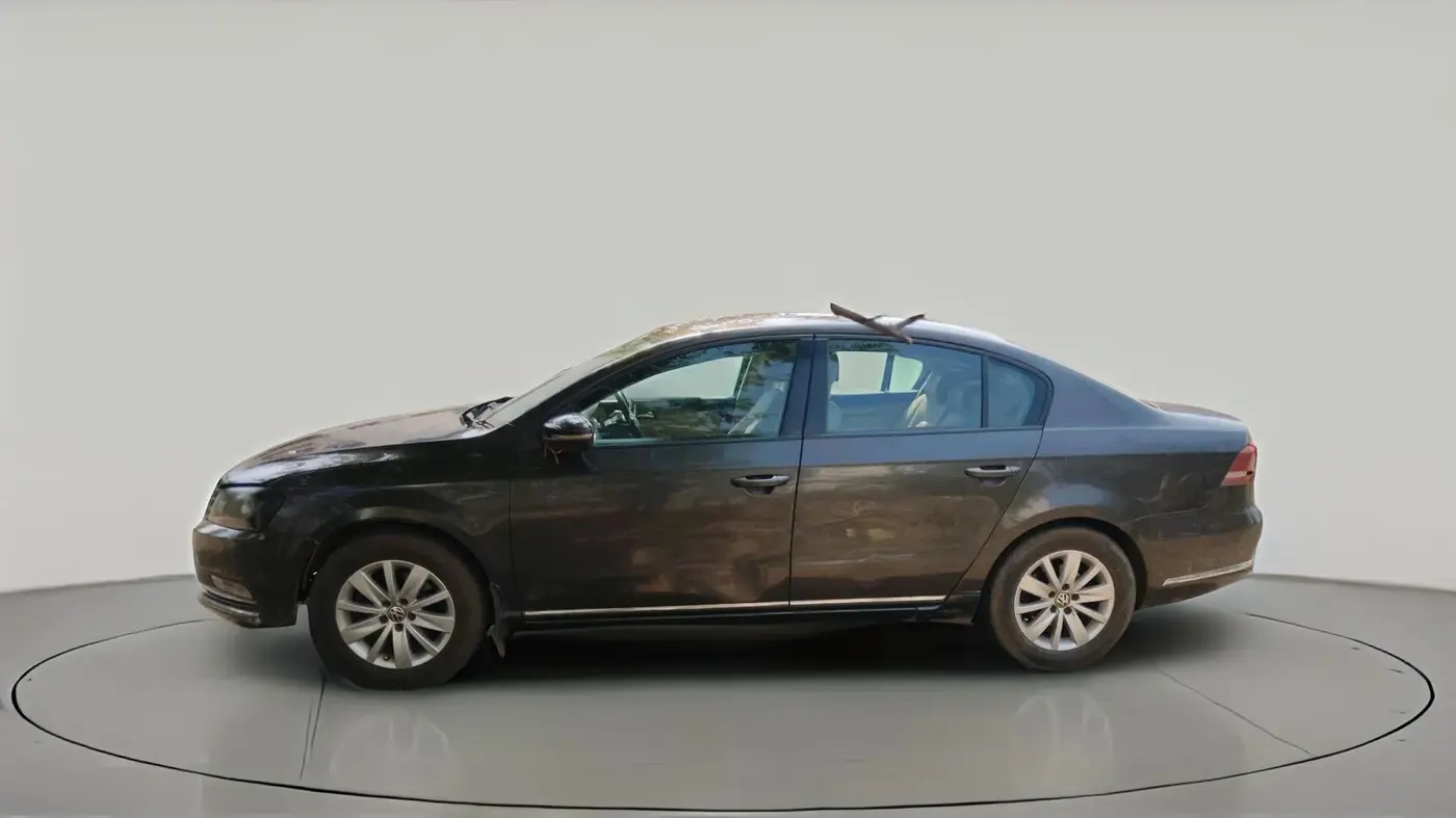 2012 Volkswagen Passat TRENDLINE MT, Diesel, Manual, 1,17,535 km, exterior