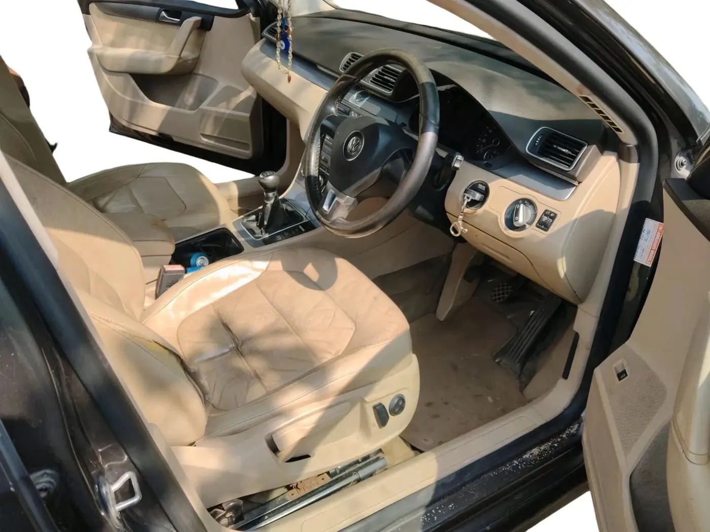 2012 Volkswagen Passat TRENDLINE MT, Diesel, Manual, 1,17,535 km, interior