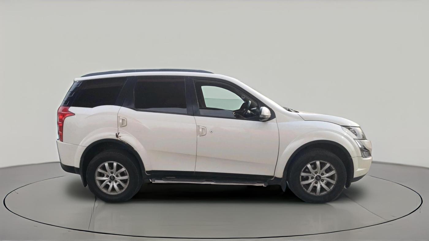 2015 Mahindra XUV500 W8, Diesel, Manual, 98,097 km, exterior