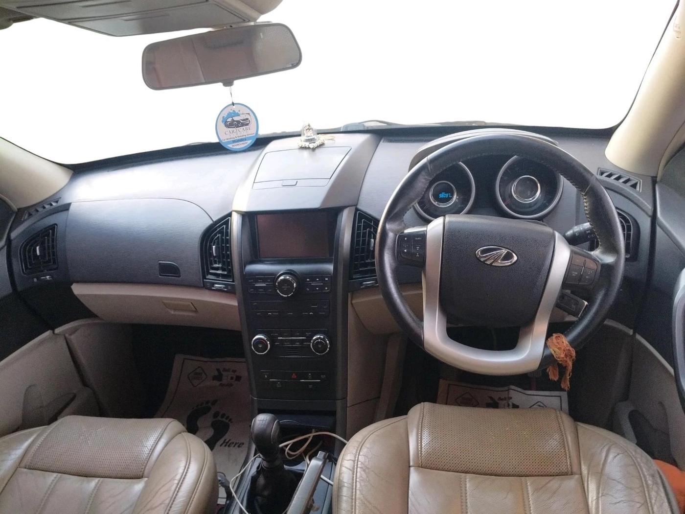 2015 Mahindra XUV500 W8, Diesel, Manual, 98,097 km, interior