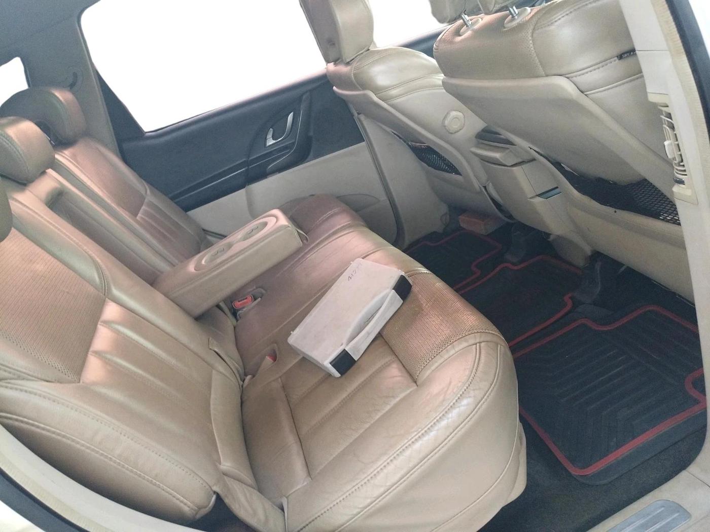 2015 Mahindra XUV500 W8, Diesel, Manual, 98,097 km, interior