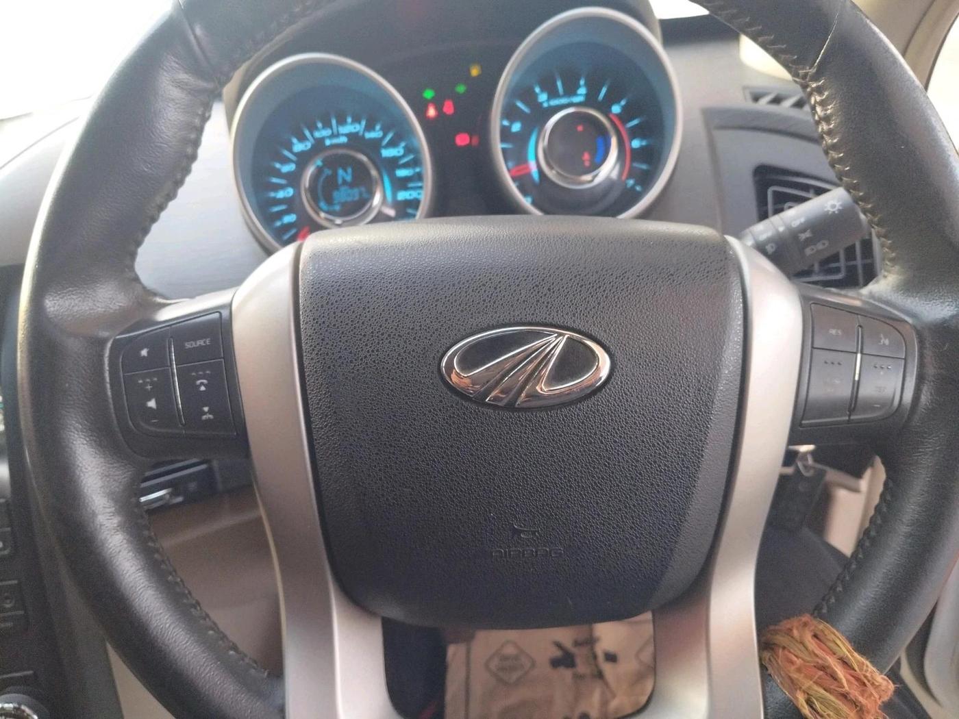 2015 Mahindra XUV500 W8, Diesel, Manual, 98,097 km, interior