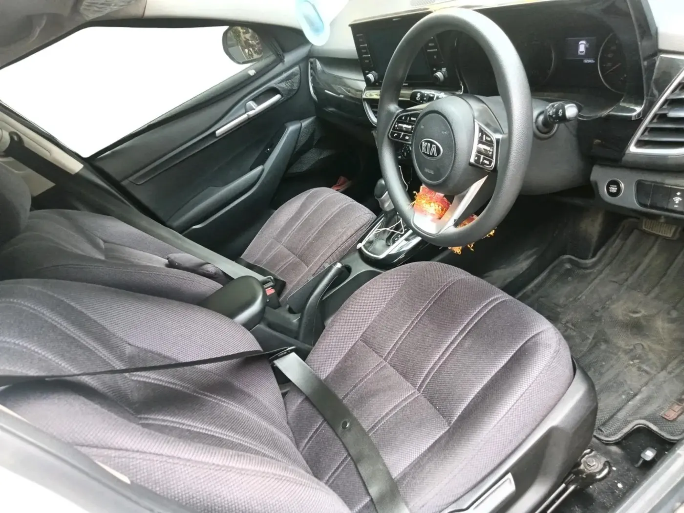 2021 KIA SELTOS HTK PLUS AT 1.5 DIESEL, Diesel, Automatic, 1,32,843 km, interior