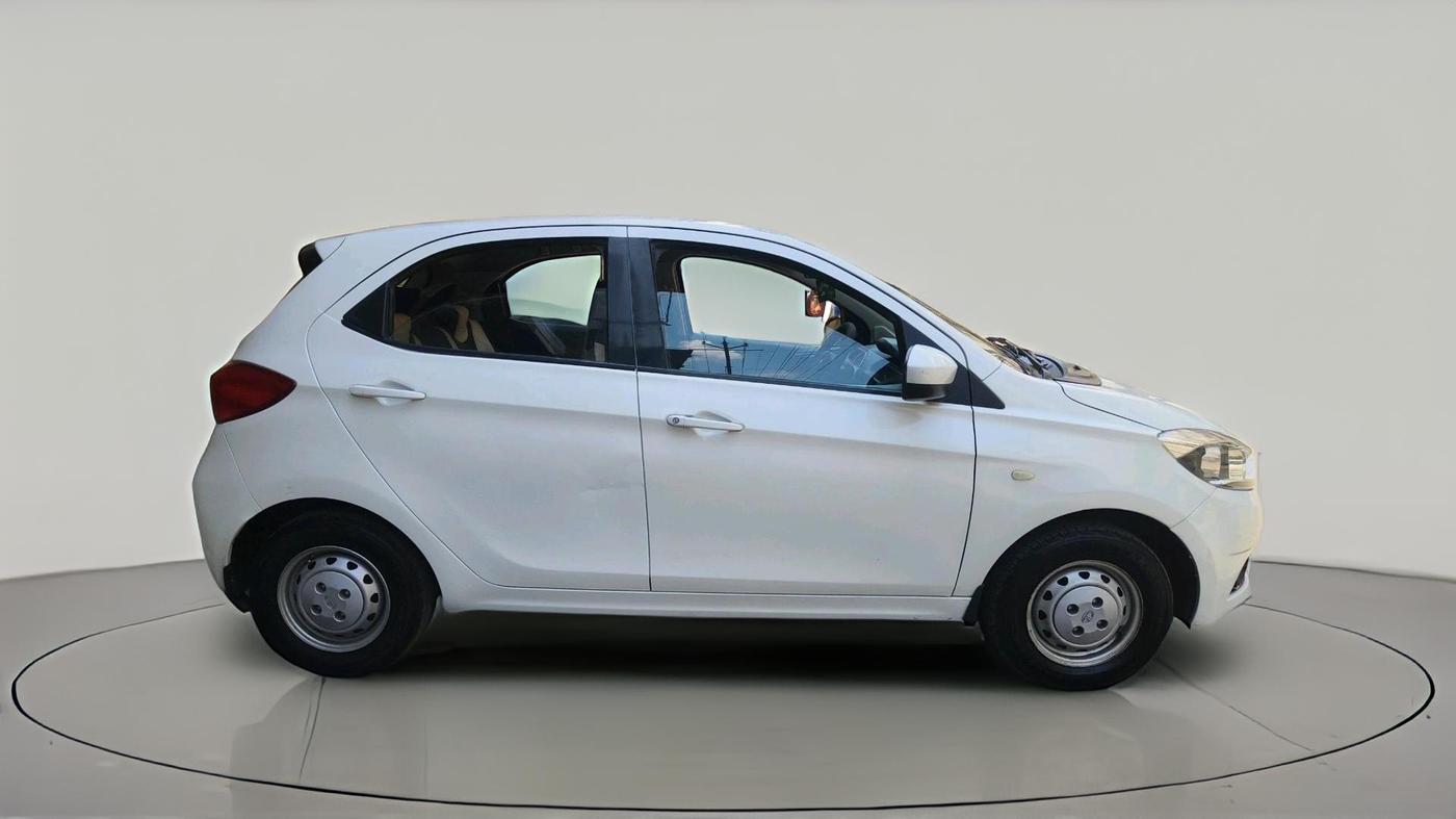 2016 Tata Tiago XM PETROL, Petrol, Manual, 1,11,489 km, exterior