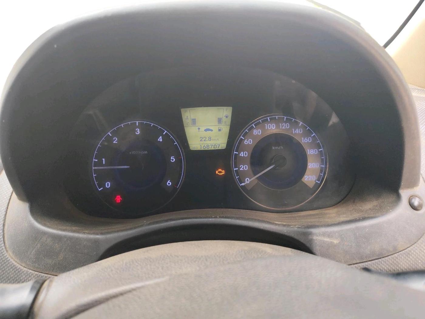 2012 Hyundai Verna FLUIDIC 1.6 CRDI SX, Diesel, Manual, 1,68,707 km, interior