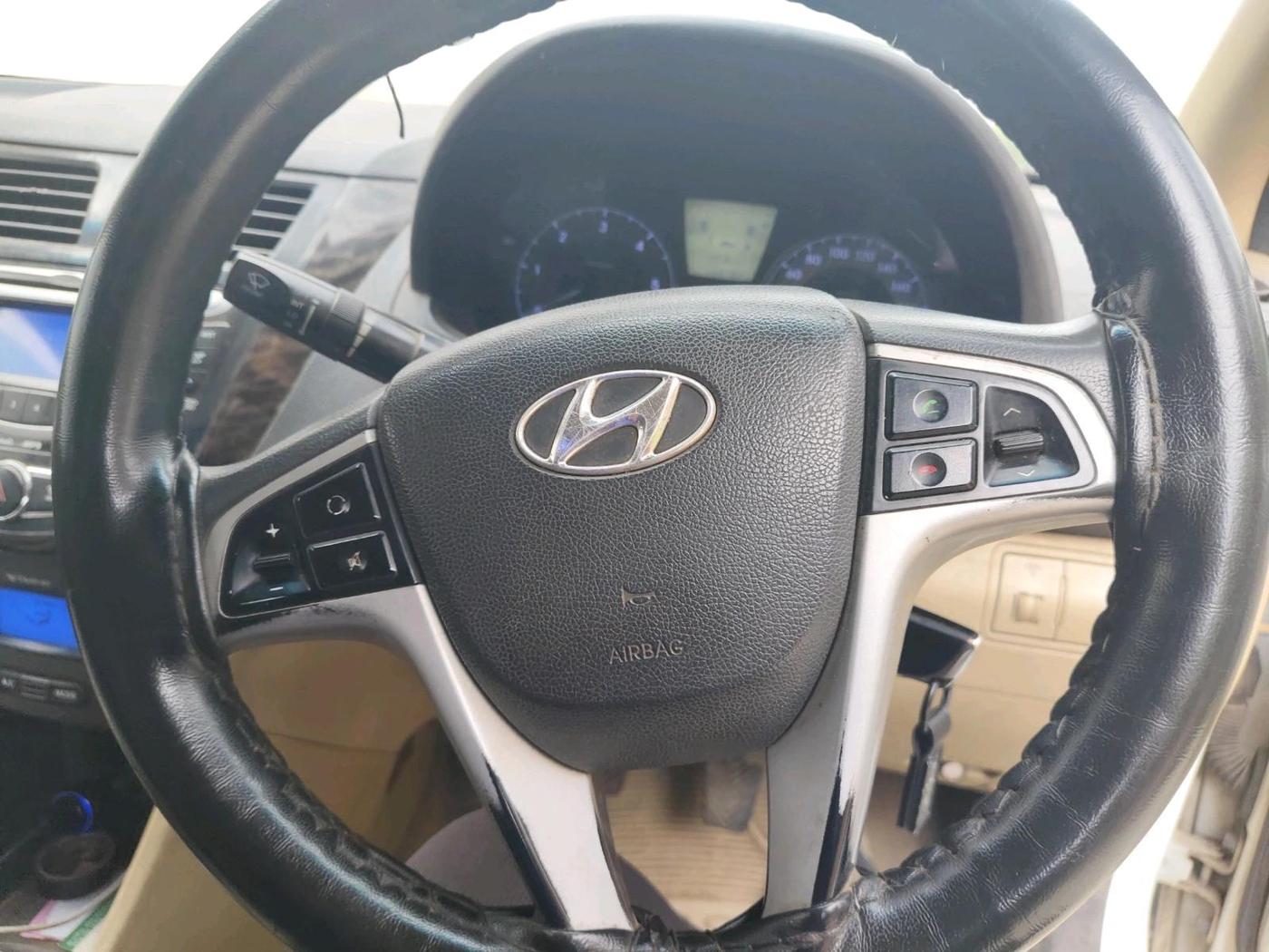 2012 Hyundai Verna FLUIDIC 1.6 CRDI SX, Diesel, Manual, 1,68,707 km, interior