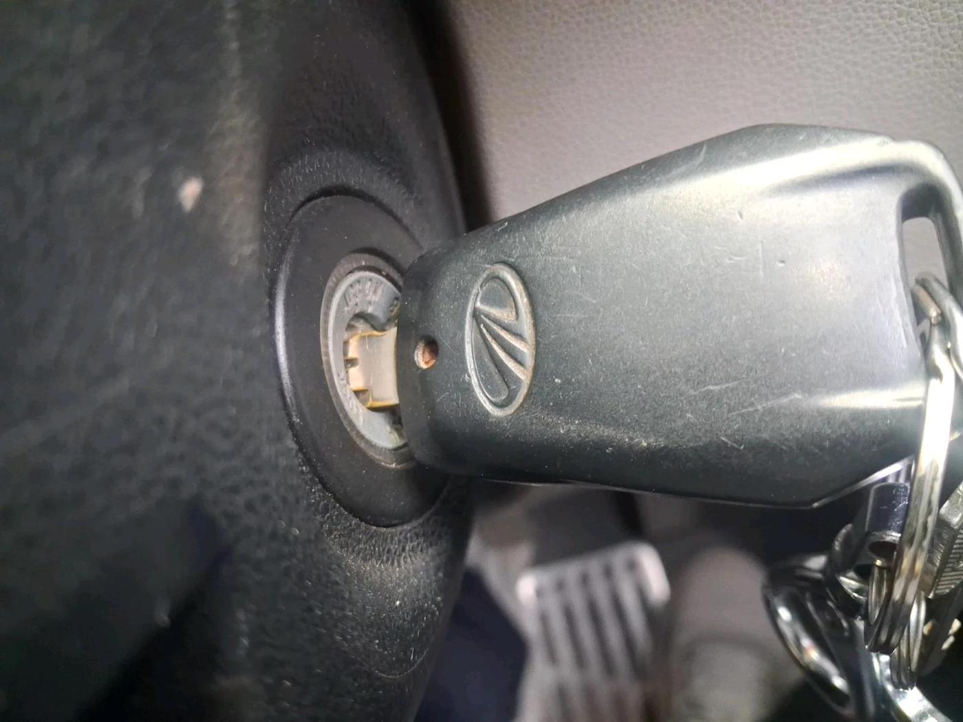 2016 Mahindra Kuv100 K8 D 6 STR, Diesel, Manual, 2,36,948 km, interior