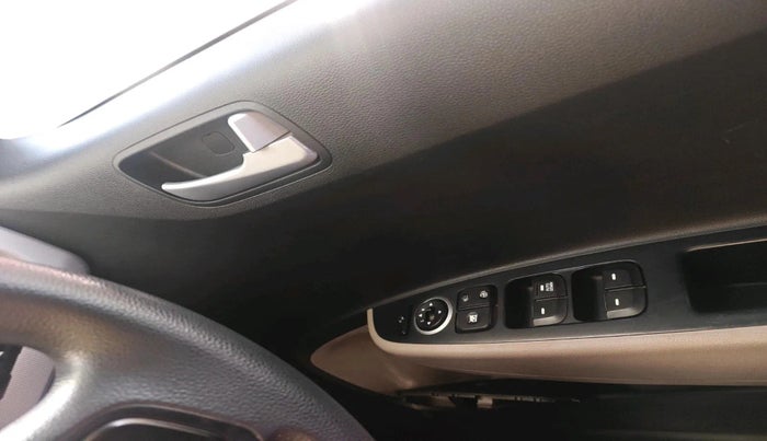 2016 Hyundai Grand i10 SPORTZ 1.2 KAPPA VTVT, Petrol, Manual, 49,928 km, interior